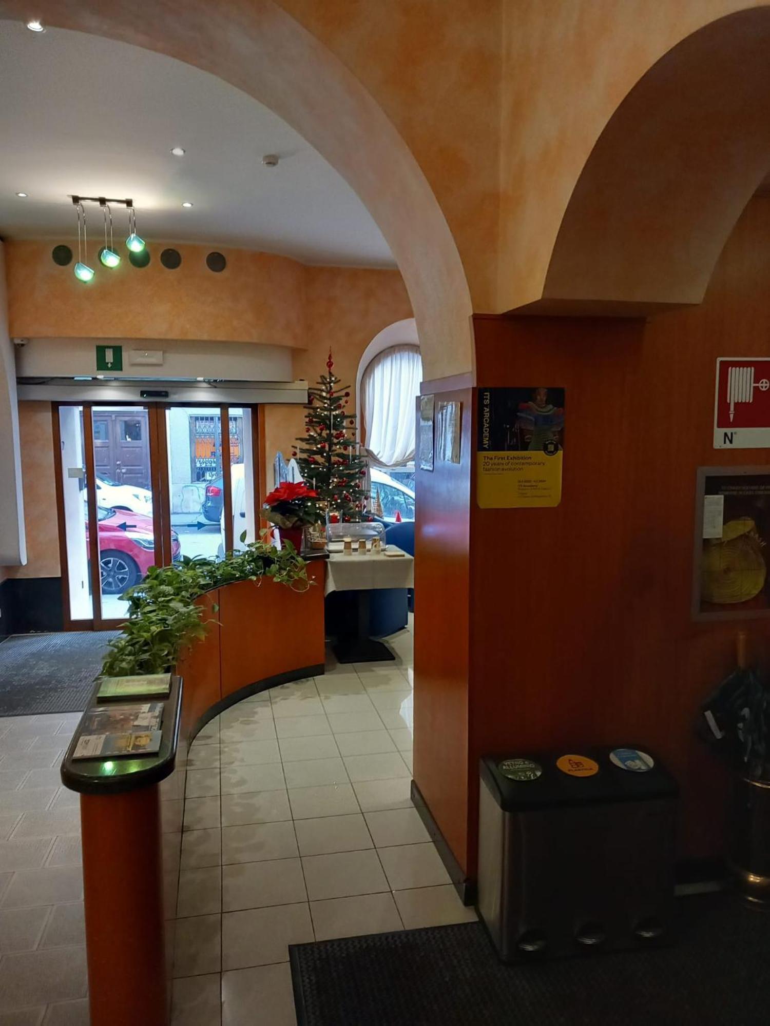 Hotel Italia Trieste Bagian luar foto