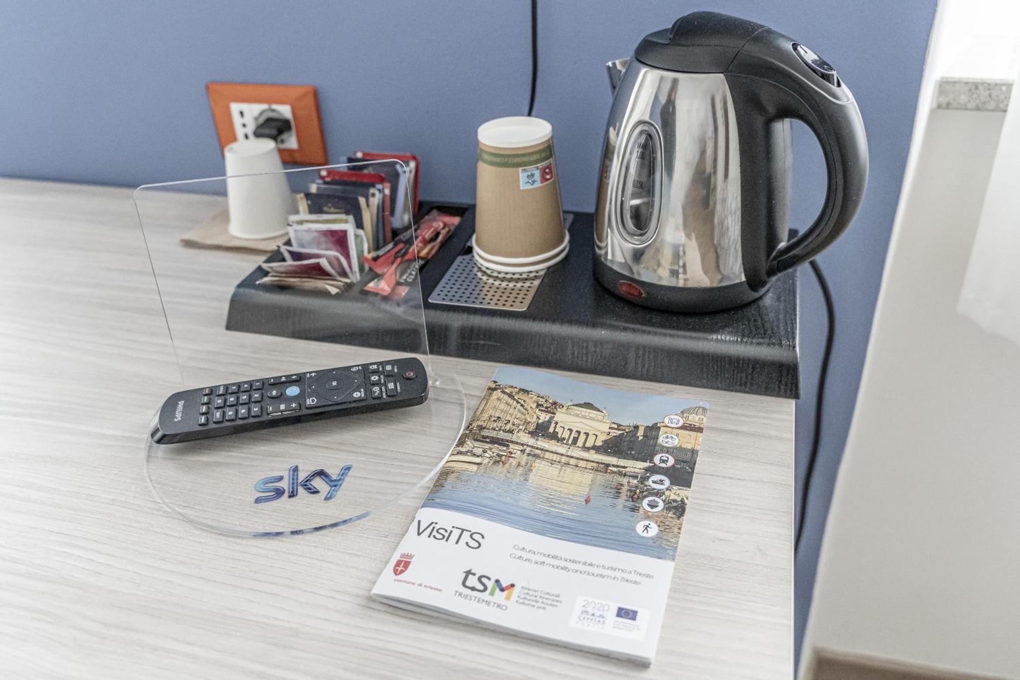 Hotel Italia Trieste Bagian luar foto