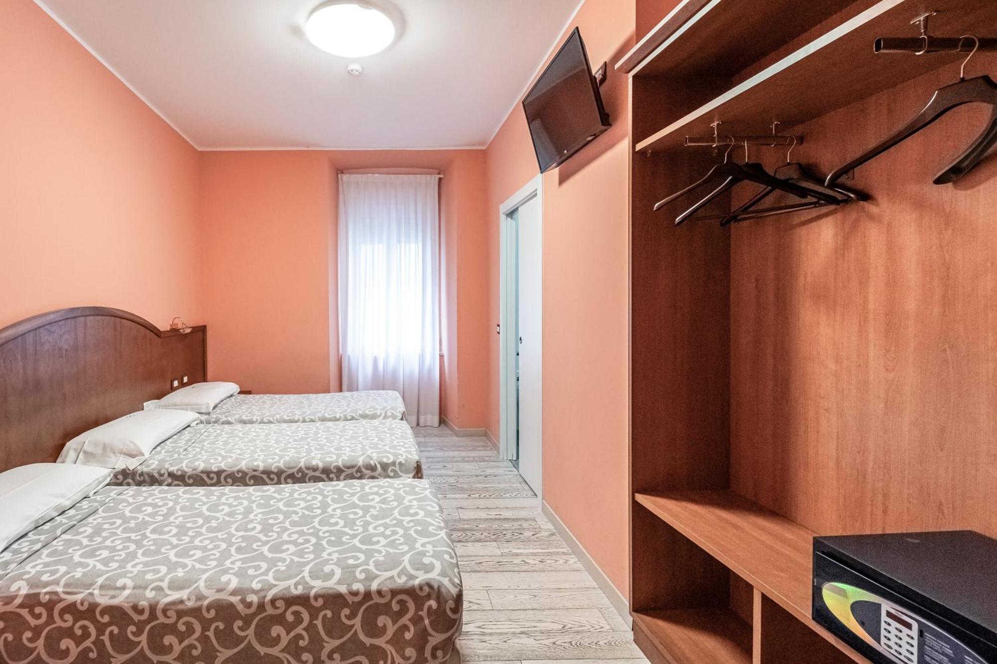 Hotel Italia Trieste Bagian luar foto